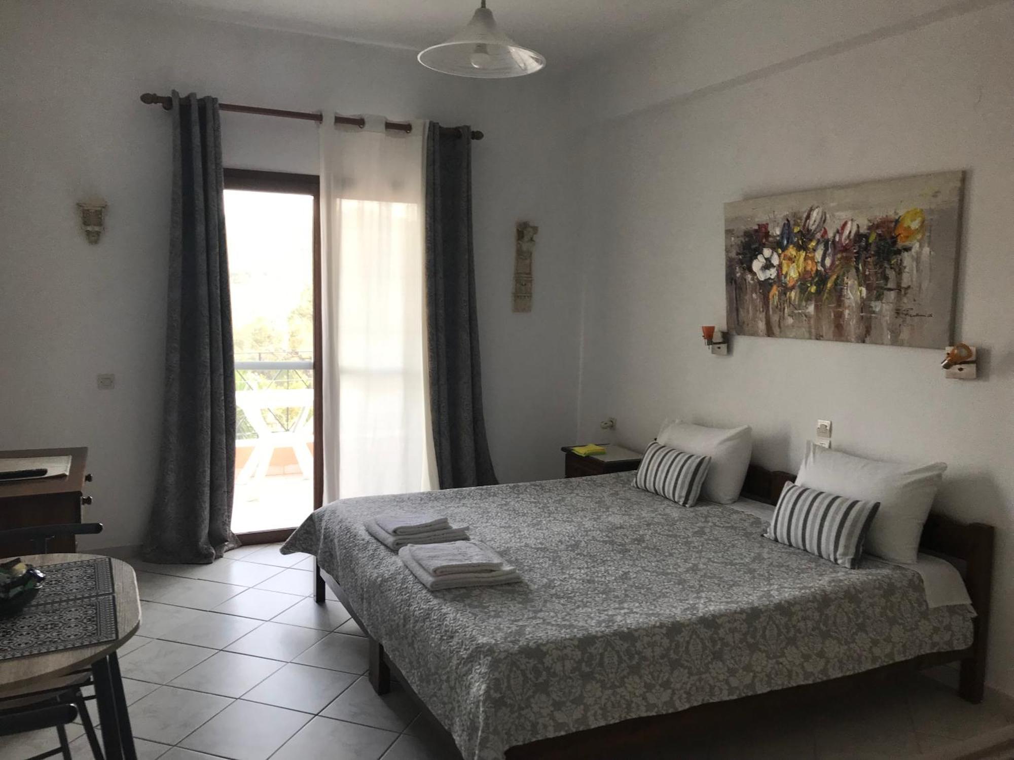 Floros Apartments Agios Stefanos Avliotes  Exterior foto