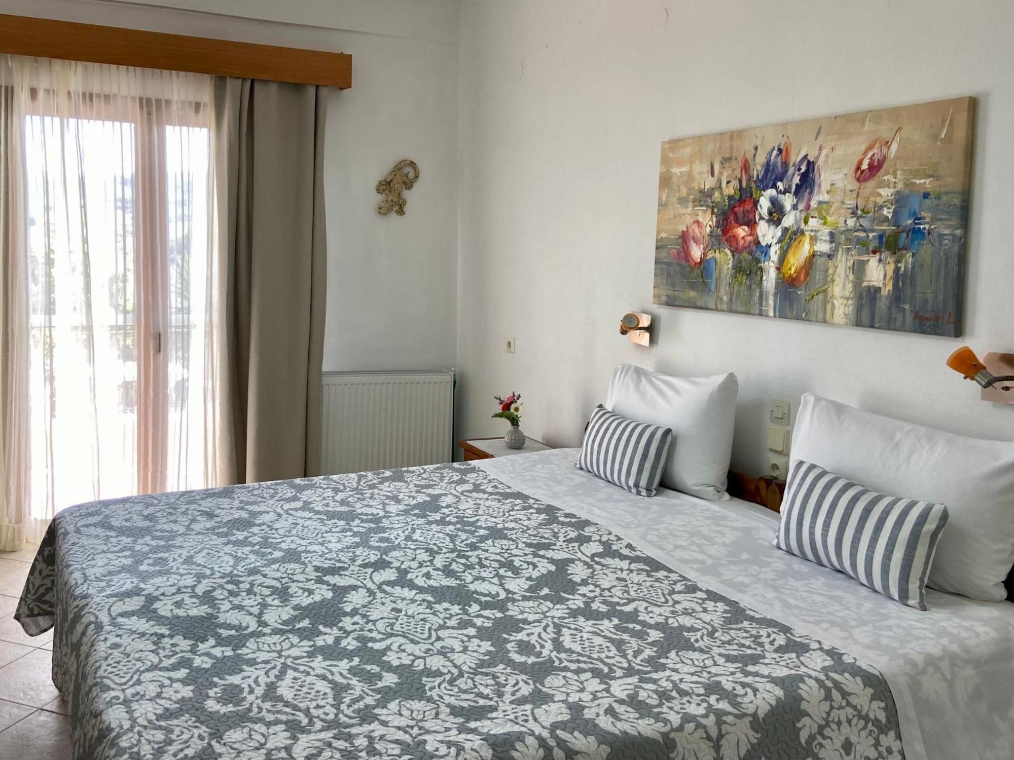 Floros Apartments Agios Stefanos Avliotes  Exterior foto