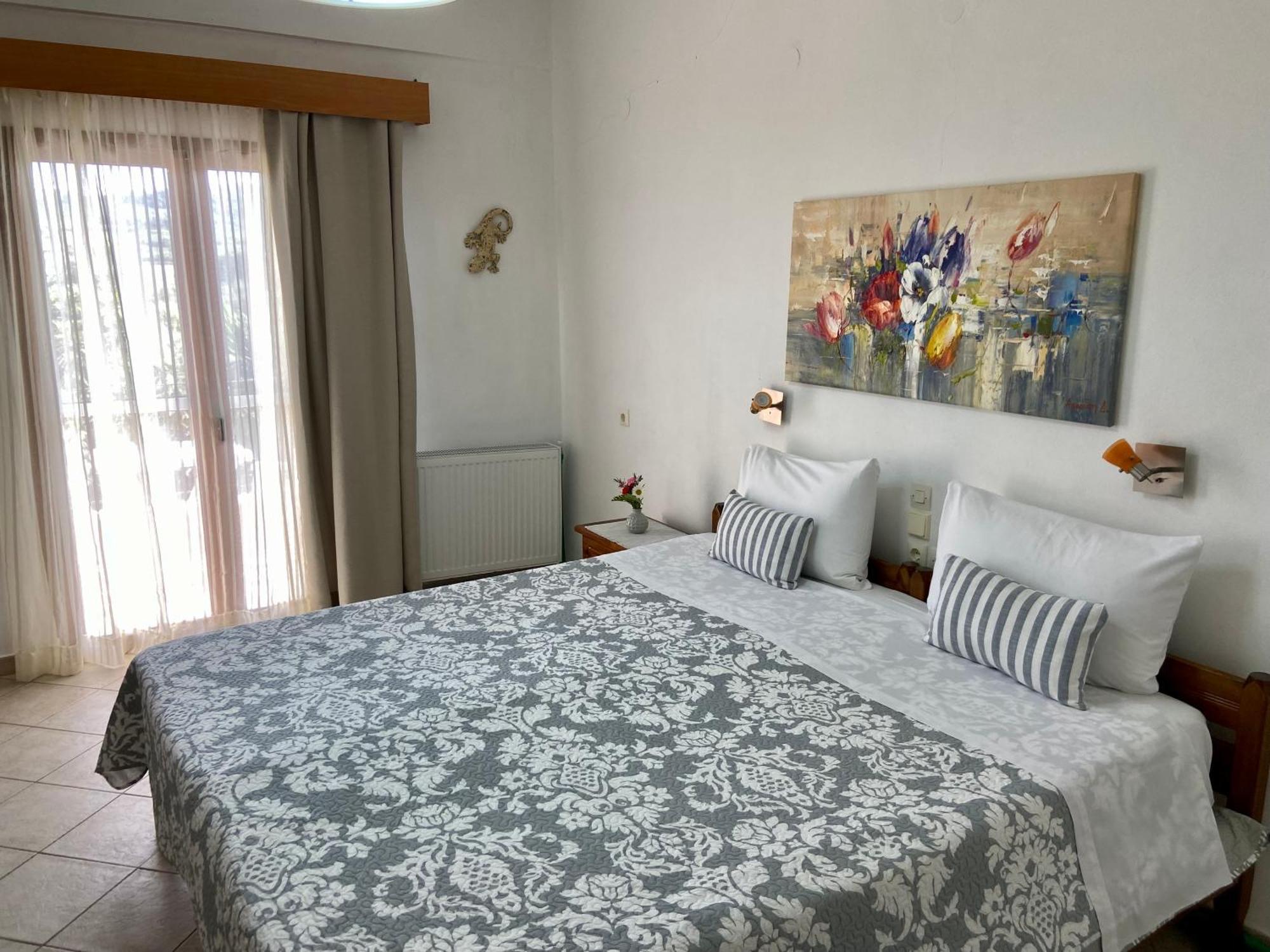 Floros Apartments Agios Stefanos Avliotes  Exterior foto