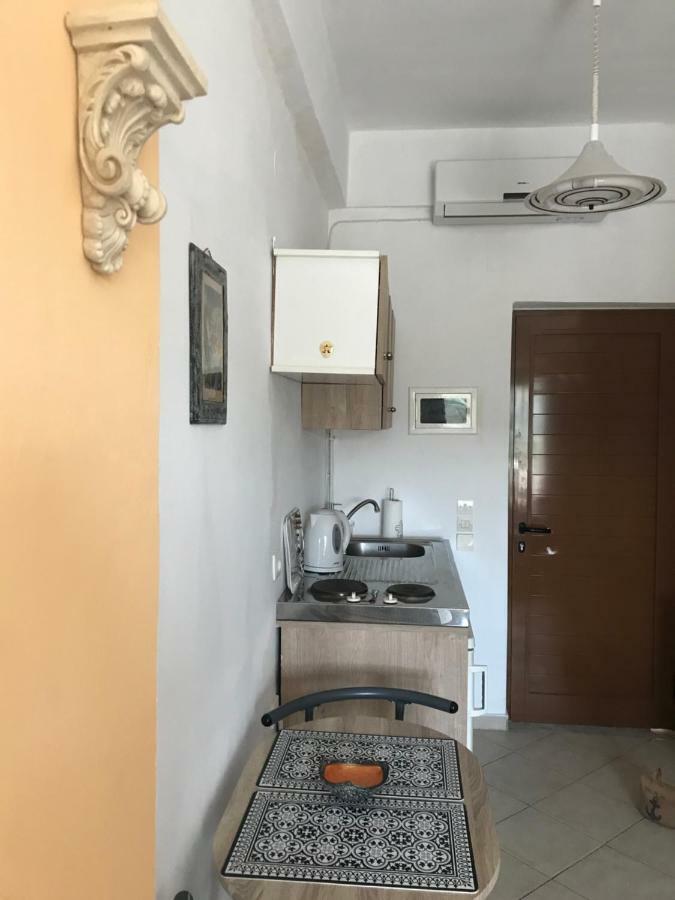 Floros Apartments Agios Stefanos Avliotes  Exterior foto