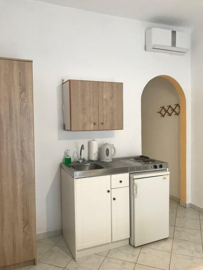 Floros Apartments Agios Stefanos Avliotes  Exterior foto