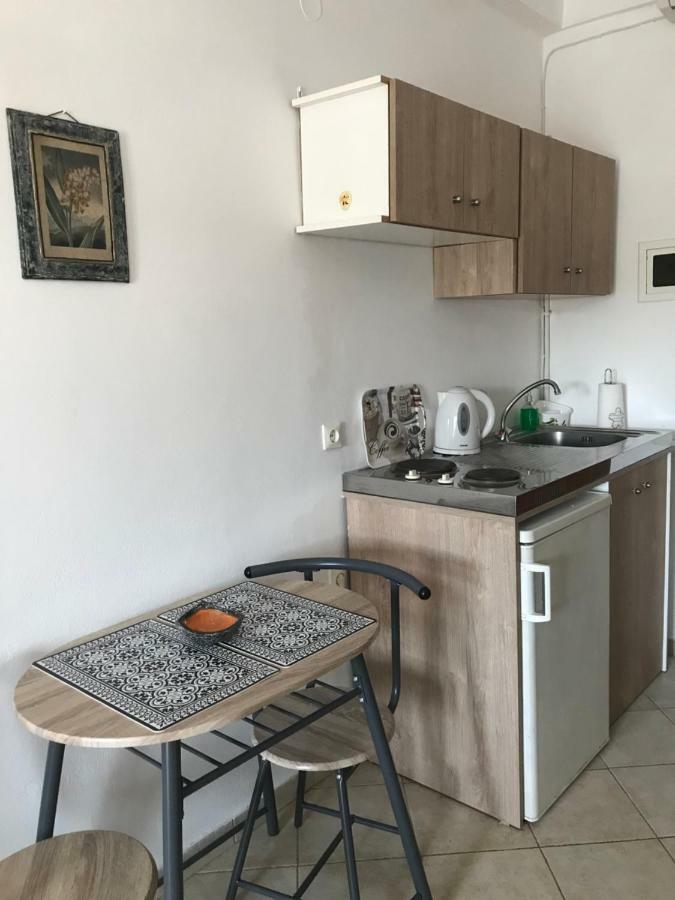 Floros Apartments Agios Stefanos Avliotes  Exterior foto